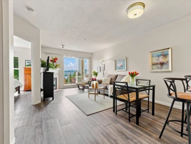 317 3629 Deercrest Drive, North Vancouver, BC, North Vancouver — Apartment/Condo for sale