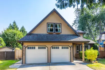 Family Room Photo of 16163 Brookside Grove, Surrey, BC