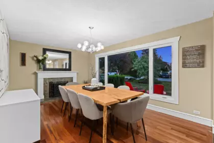 Kitchen Island Photo of 1208 Rosewood Crescent, North Vancouver, BC