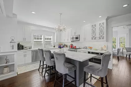 Kitchen Photo of 952 Grand Boulevard, North Vancouver, BC