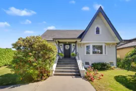952 Grand Boulevard, North Vancouver, BC