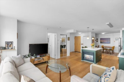 Kitchen Island Photo of 310 1155 Seymour Street, Vancouver, BC
