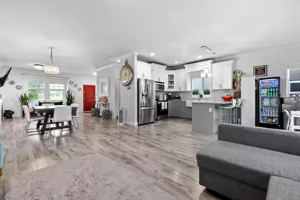 Kitchen Island Photo of 6686 192 Street, Surrey, BC