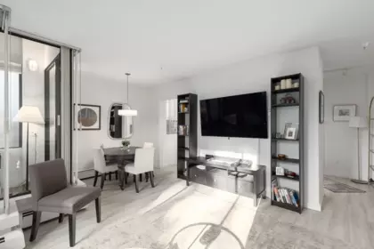 101 1737 Duchess Avenue, West Vancouver, BC, West Vancouver — Apartment/Condo for sale