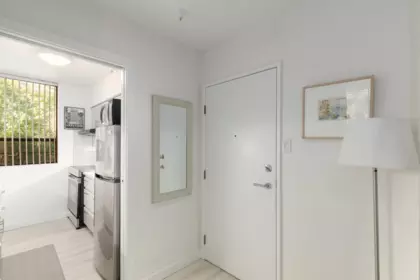 101 1737 Duchess Avenue, West Vancouver, BC, West Vancouver — Apartment/Condo for sale