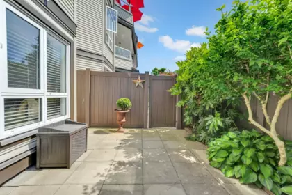 Garden / Landscaping Photo of 111 1840 E Southmere Crescent, Surrey, BC