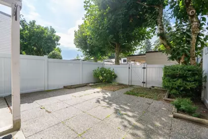 Garden / Landscaping Photo of 3363 Sefton Street, Port Coquitlam, BC