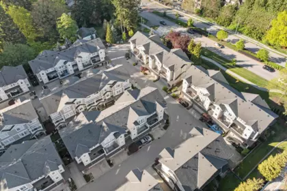 Community Amenities Photo (Clubhouse) of 24 2925 King George Boulevard, Surrey, BC