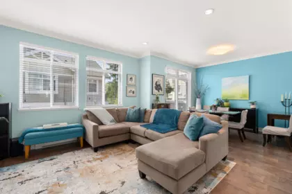 Office / Den Photo of 24 2925 King George Boulevard, Surrey, BC