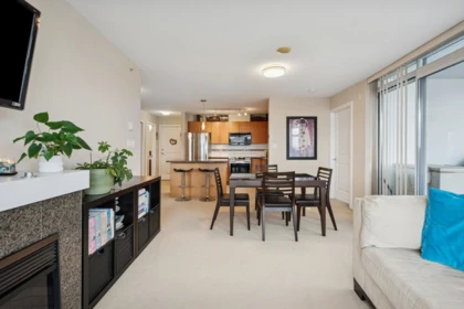 Dining Area Photo of 1402 2225 Holdom Avenue, Burnaby, BC