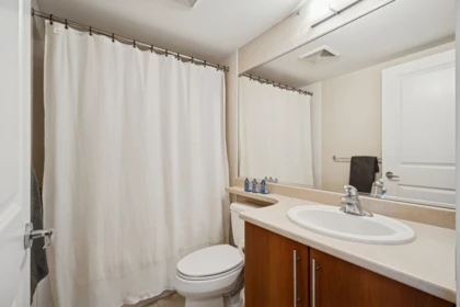 Guest Bathroom Photo of 1402 2225 Holdom Avenue, Burnaby, BC