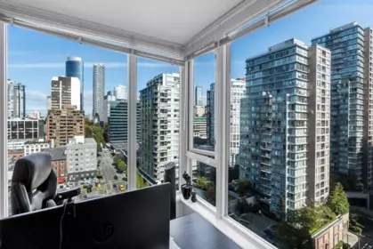 Kitchen Photo of 1702 1001 Richards Street, Vancouver, BC