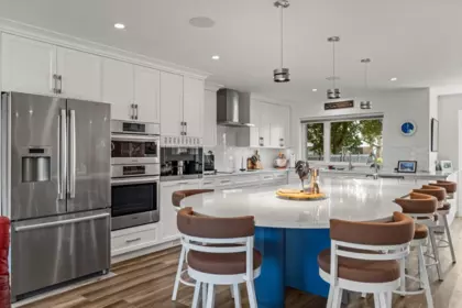 Kitchen Island Photo of 46265 Roy Avenue, Chilliwack, BC