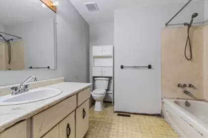 Guest Bathroom Photo of 2277 Mouldstade Road, Abbotsford, BC