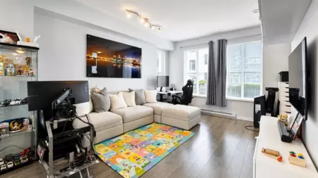 Living Room Photo of 31 10735 84 Avenue, Delta, BC