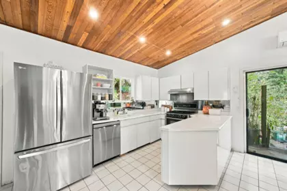 Breakfast Nook Photo of 2787 Panorama Drive, North Vancouver, BC