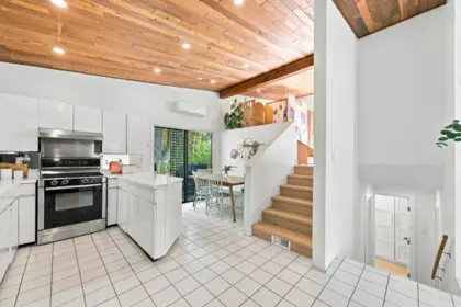 Kitchen Island Photo of 2787 Panorama Drive, North Vancouver, BC