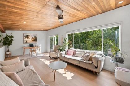 Living Room Photo of 2787 Panorama Drive, North Vancouver, BC