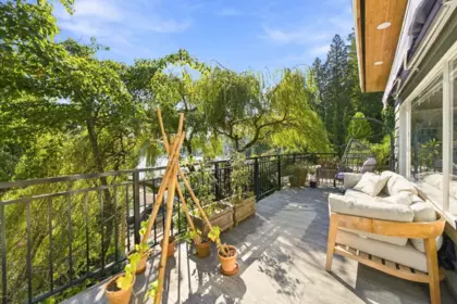 Mudroom Photo of 2787 Panorama Drive, North Vancouver, BC