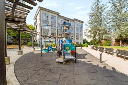 Hallway Photo of 523 13733 107a Avenue, Surrey, BC