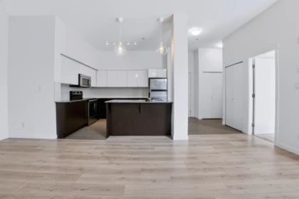 Kitchen Island Photo of 523 13733 107a Avenue, Surrey, BC