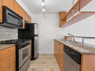 2208 1495 Richards Street, Vancouver, BC, Vancouver — Apartment/Condo for sale