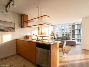 2208 1495 Richards Street, Vancouver, BC, Vancouver — Apartment/Condo for sale