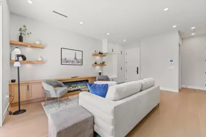 Family Room Photo of 2 8578 Cartier Street, Vancouver, BC
