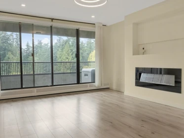 Kitchen Island Photo of 901 6595 Willingdon Avenue, Burnaby, BC