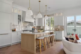 2 127 W 17th Avenue, Vancouver, BC