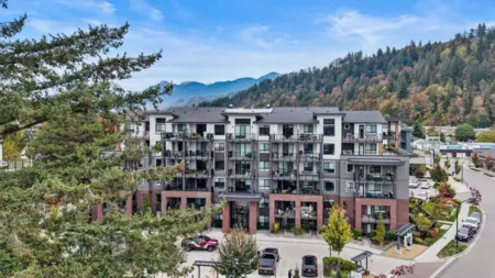 307 45511 Campus Drive, Chilliwack, BC, Chilliwack — Apartment/Condo for sale