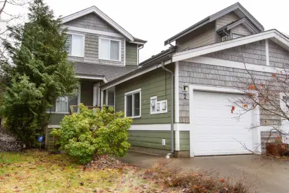 2 40137 Government Road, Squamish, BC, Squamish — Single Family Residence for sale