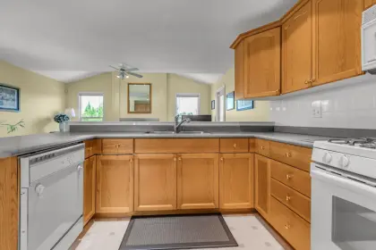 21549 49b Avenue, Langley, BC, Langley — Single Family Residence for sale