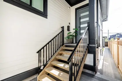 2622 Dundas Street, Vancouver, BC, Vancouver — Half Duplex for sale