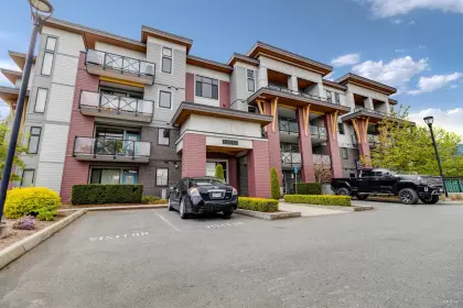 301 45513 Market Way, Chilliwack, BC, Chilliwack — Apartment/Condo for sale