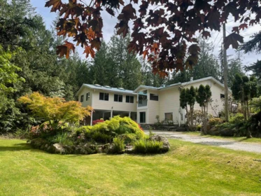 6055 Dubois Road, Madeira Park, BC, Madeira park — Single Family Residence for sale