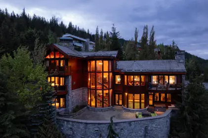 3827 Sunridge Drive, Whistler, BC, Whistler — Single Family Residence for sale
