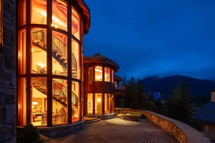 3827 Sunridge Drive, Whistler, BC, Whistler — Single Family Residence for sale