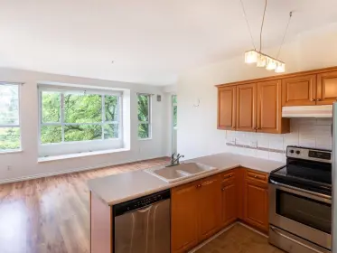 207 5280 Oakmount Crescent, Burnaby, BC, Burnaby — Apartment/Condo for sale