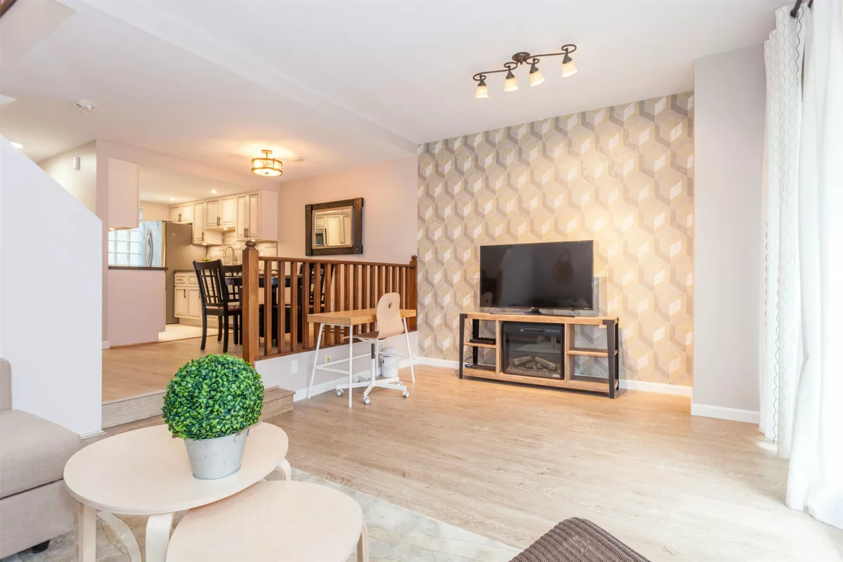 Family Room Photo of 2062 Cypress Street, Vancouver, BC