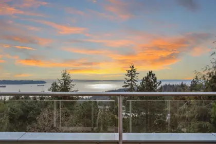 4655 Woodgreen Drive, West Vancouver, BC, West vancouver — Single Family Residence for sale