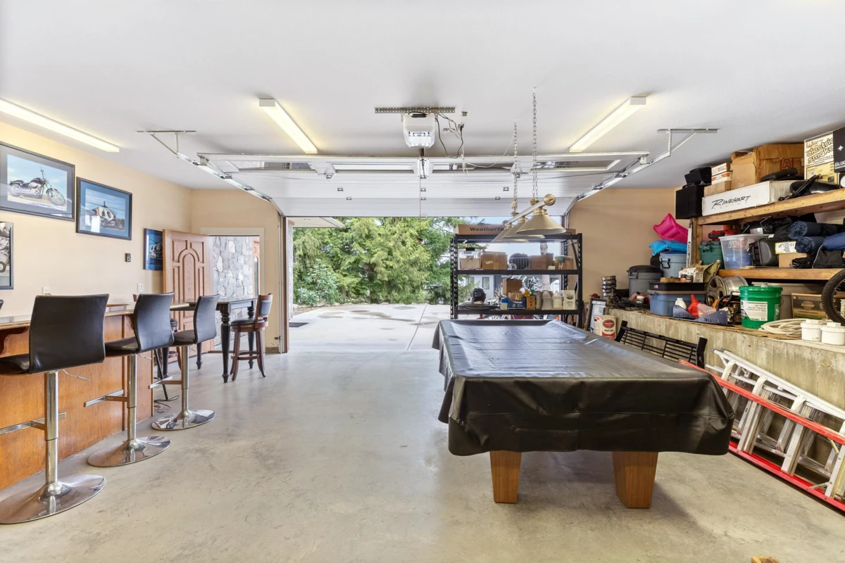 Entry Foyer Photo of 5781 Genni's Way, Sechelt, BC