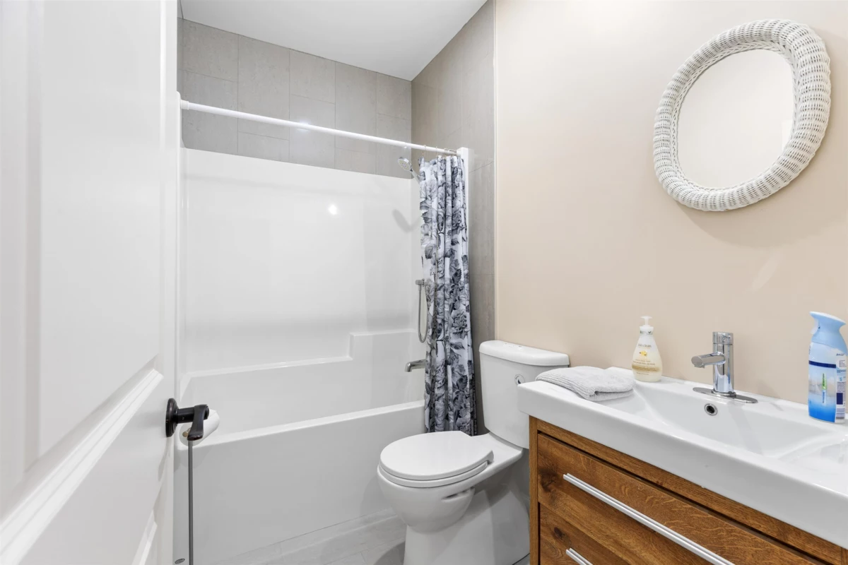 Primary Bathroom Photo of 5781 Genni's Way, Sechelt, BC