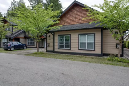 104 518 Shaw Road, Gibsons, BC, Gibsons — Apartment/Condo for sale