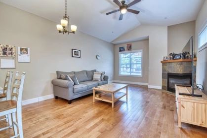 104 518 Shaw Road, Gibsons, BC, Gibsons — Apartment/Condo for sale