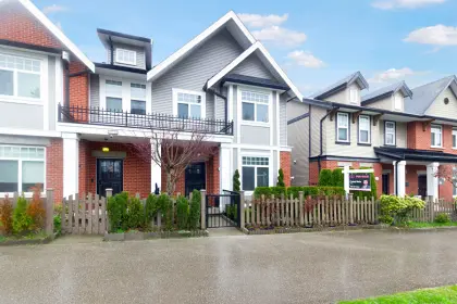 14171 60 Avenue, Surrey, BC, Surrey — Half Duplex for sale