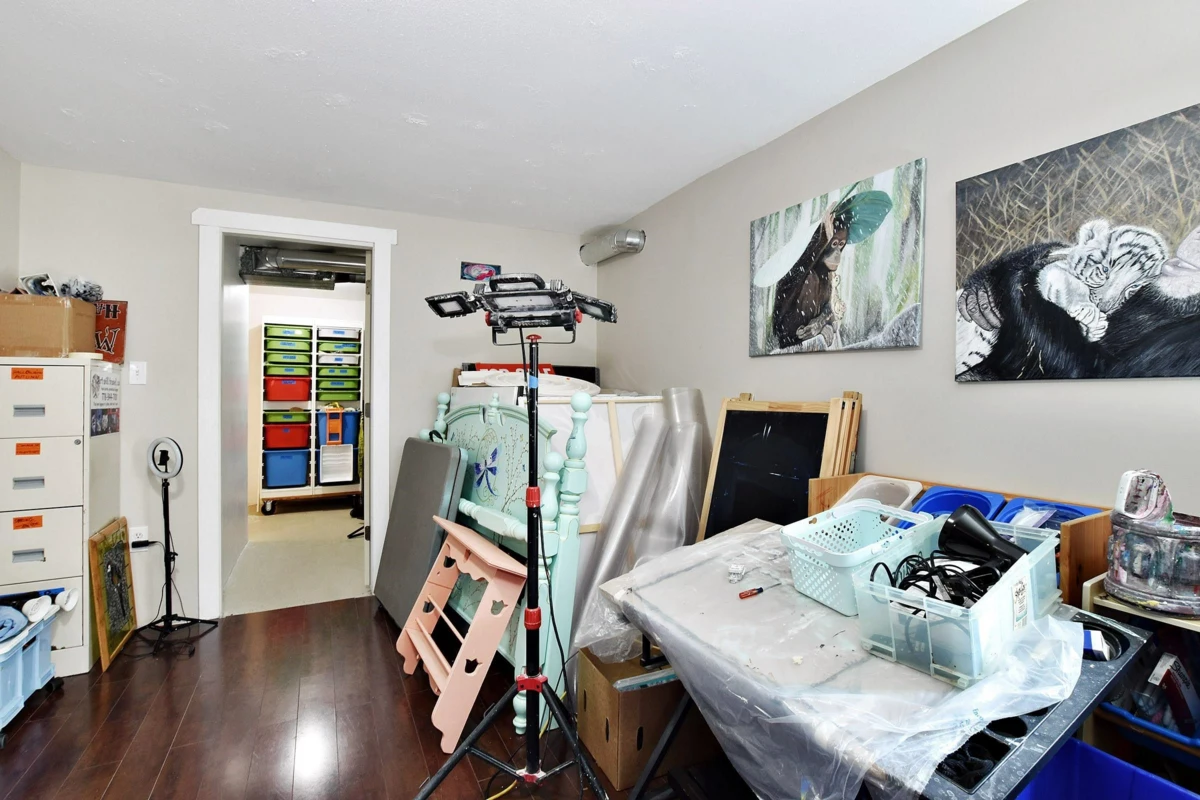 Basement Recreation Room Photo of 7822 Cedar Street, Mission, BC