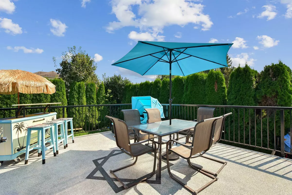 Front Yard Photo of 7822 Cedar Street, Mission, BC