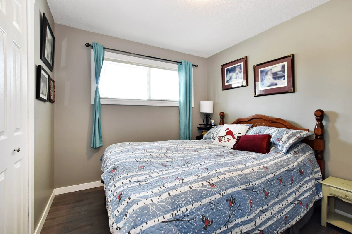 Guest Bathroom Photo of 7822 Cedar Street, Mission, BC