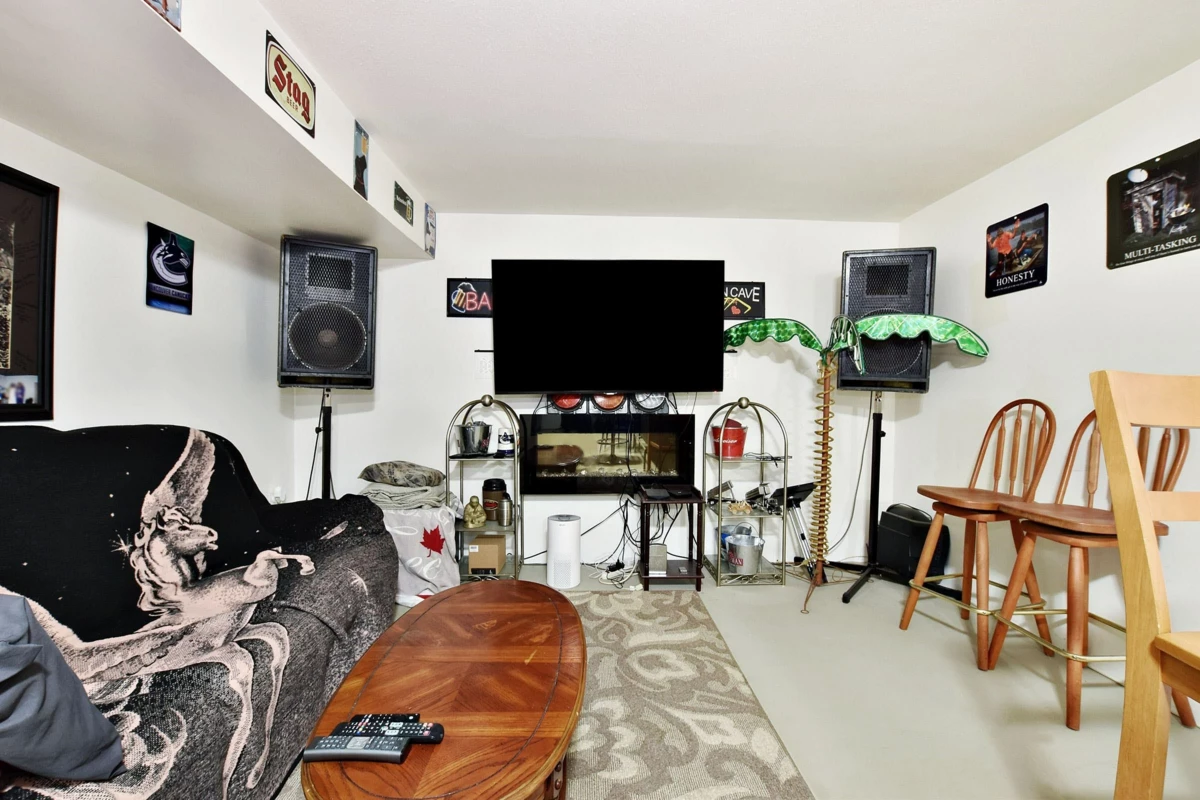 Mudroom Photo of 7822 Cedar Street, Mission, BC